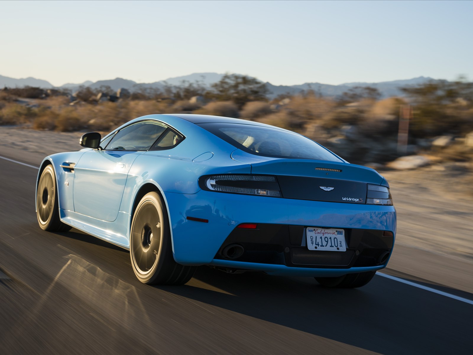 Aston Martin V12 Vantage S 2014